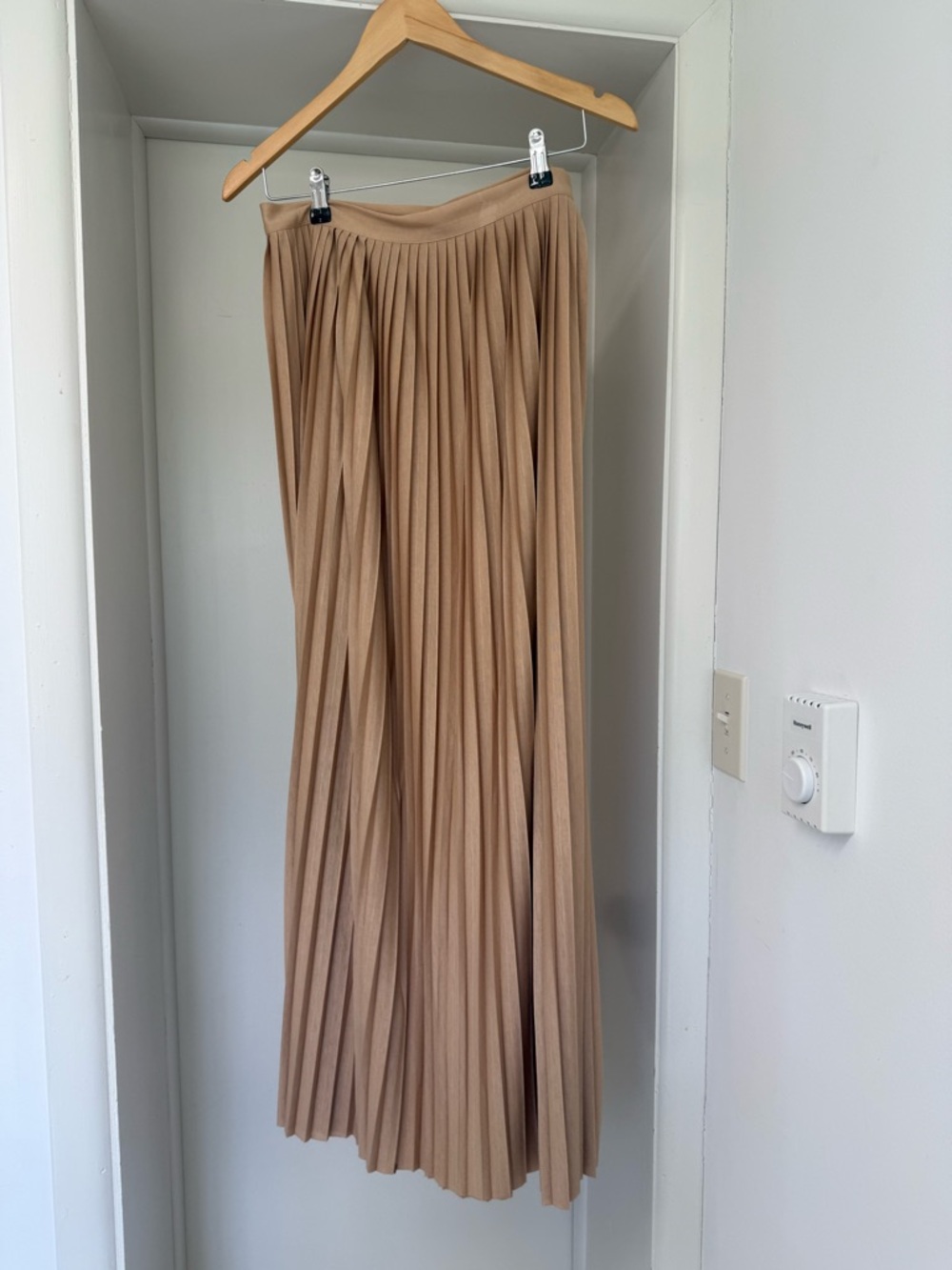 Jcrew Pleated Maxi Skirt in Beige